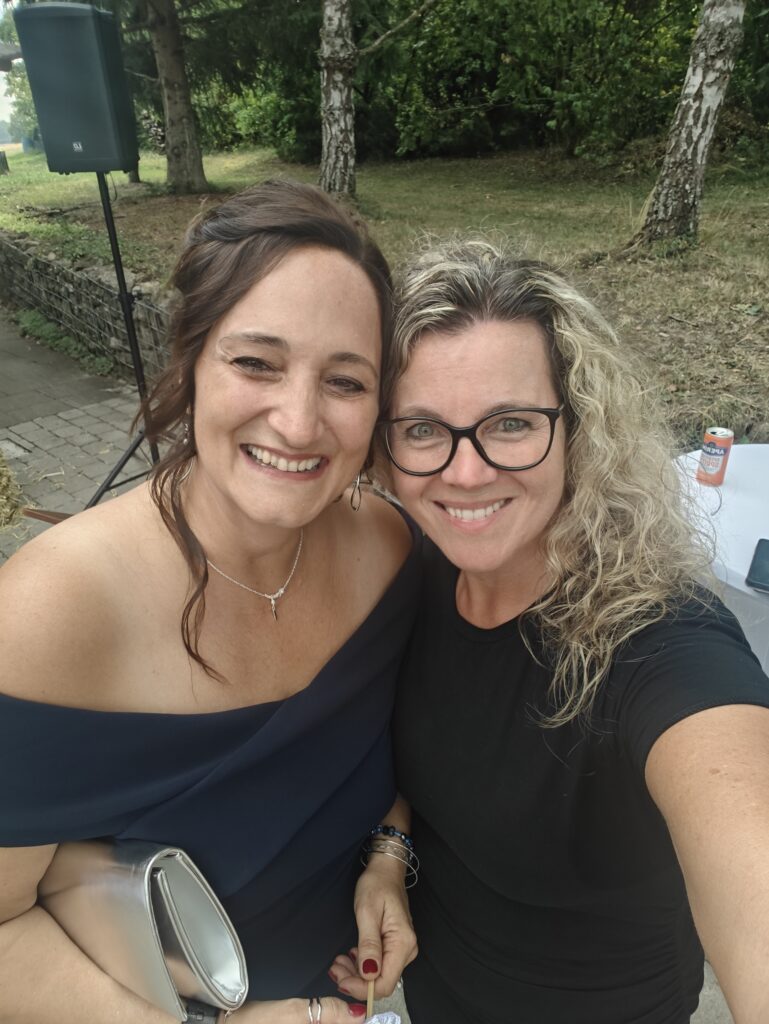 Marina & Sandra in Nehren - Brautmutter und Rednerin gemeinsam